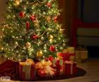 Süslü Noel ağacı